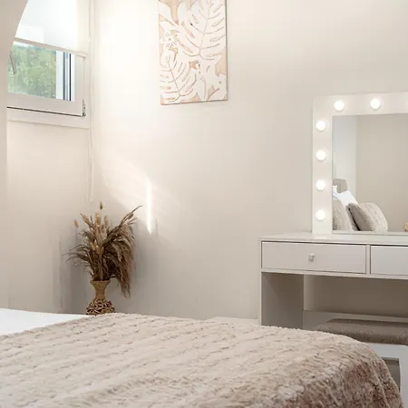Rosa 3 Bedroom With Sea View Tragaki