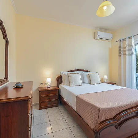 Rosa 3 Bedroom With Sea View Villa