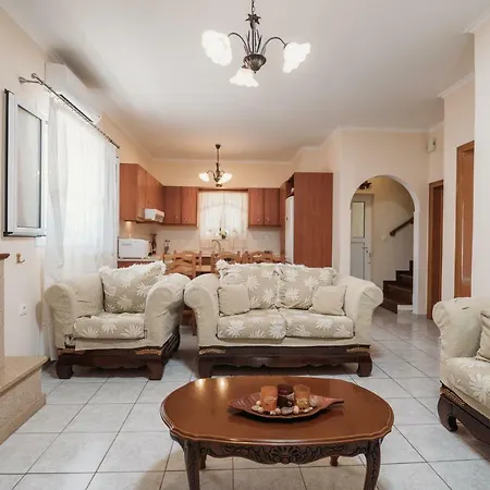 Rosa 3 Bedroom With Sea View Tragaki